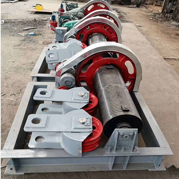 雙吊點卷揚式啟閉機(jī) 雙吊點卷揚式啟閉機(jī)